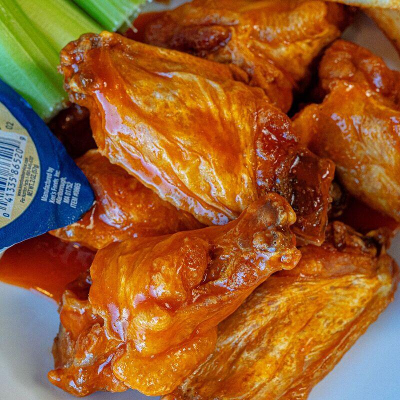 #19 Chicken Wings (12) . Fries . 16 Oz Fountain Drink